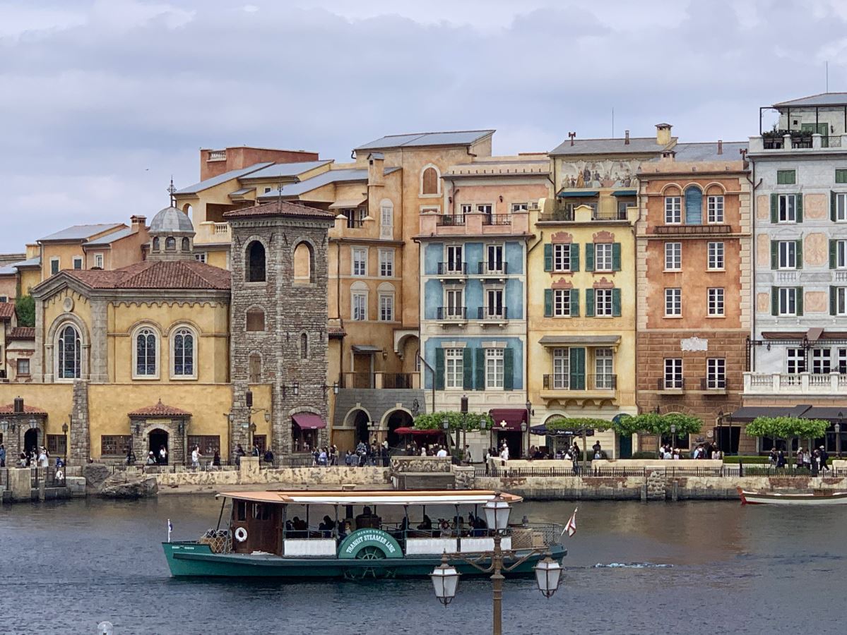 boat ride on the lagoon at Tokyo DisneySea
