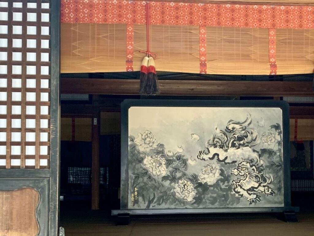 Painted dragon screen at one of the sub temples near Zenkoji - Nagano.