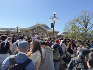 queue for Happy Entry at Tokyo Disneyland