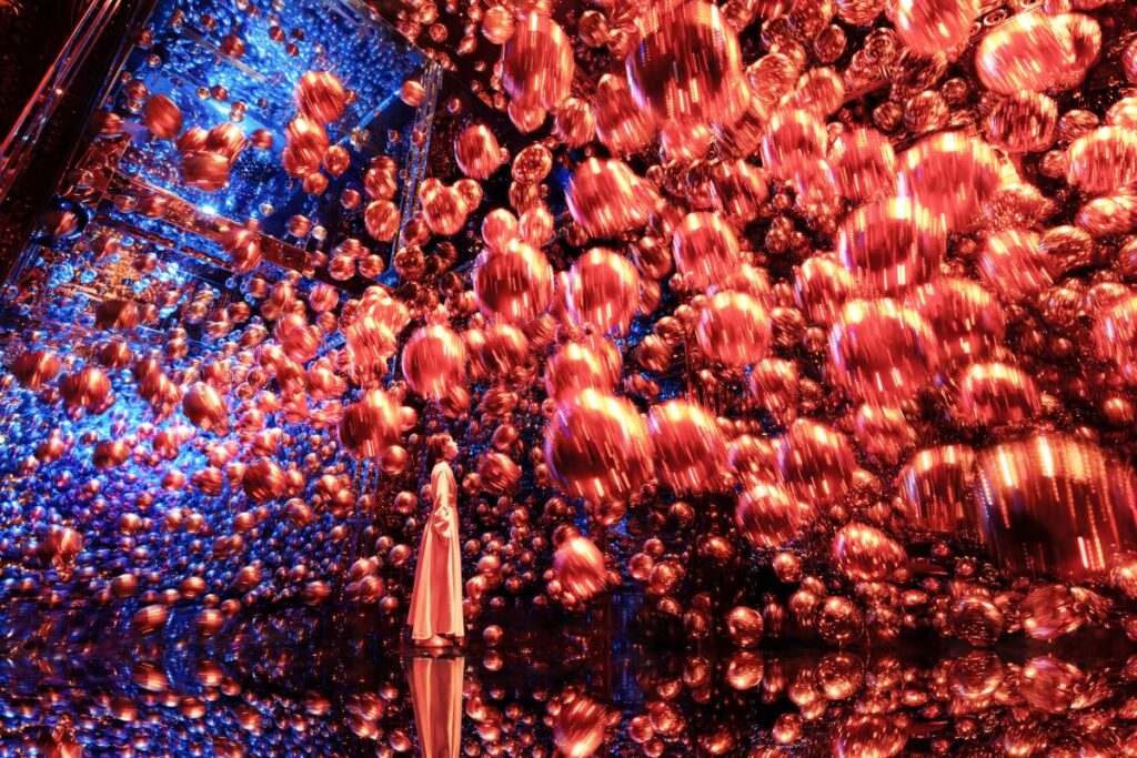 Artists image of an artwork containing bronze bubbles at teamLab Biovortex Kyot.
