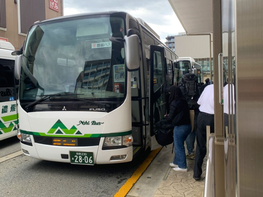 nohi bus at takayama station